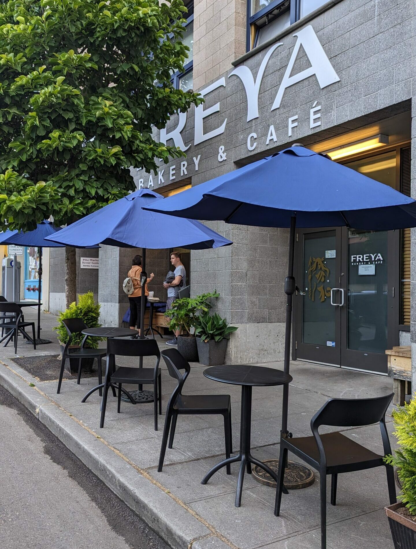 outdoor dining at freya bakery on western avenue in pike place market
